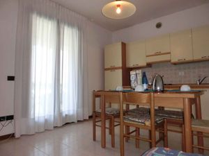 23771025-Ferienwohnung-6-Bibione-300x225-1