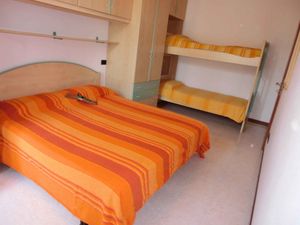 23771025-Ferienwohnung-6-Bibione-300x225-5