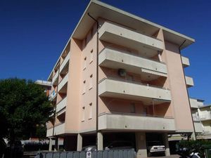 23771031-Ferienwohnung-4-Bibione-300x225-1