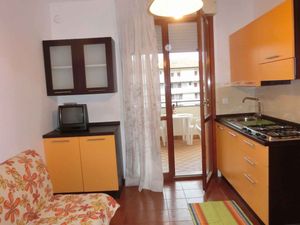 23771031-Ferienwohnung-4-Bibione-300x225-2