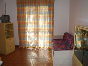 23771024-Ferienwohnung-6-Bibione-300x225-3