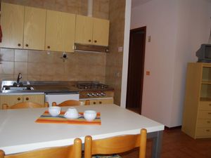 23771024-Ferienwohnung-6-Bibione-300x225-2