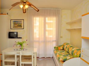 23771059-Ferienwohnung-4-Bibione-300x225-1