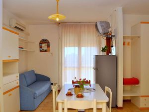 23771064-Ferienwohnung-4-Bibione-300x225-1