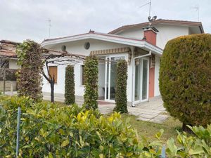 23977929-Ferienwohnung-8-Bibione-300x225-3