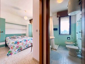 23996315-Ferienwohnung-4-Bibione-300x225-2