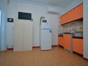 23772704-Ferienwohnung-3-Bibione-300x225-2