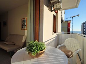 23772711-Ferienwohnung-5-Bibione-300x225-1