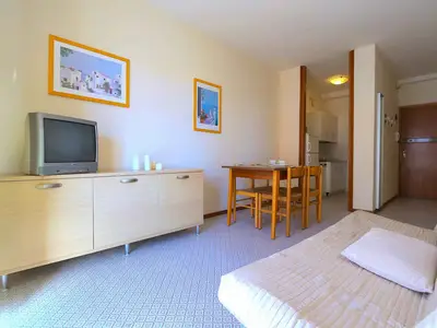 Ferienwohnung für 5 Personen (35 m²) in Bibione 6/10