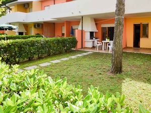 23772718-Ferienwohnung-6-Bibione-300x225-1