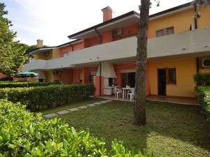 23772718-Ferienwohnung-6-Bibione-300x225-5