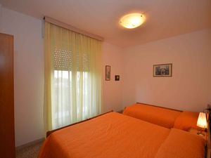 23772723-Ferienwohnung-7-Bibione-300x225-3