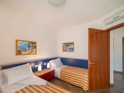 Ferienwohnung für 9 Personen (80 m²) in Bibione 6/10