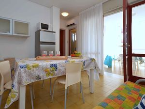 23772729-Ferienwohnung-5-Bibione-300x225-5