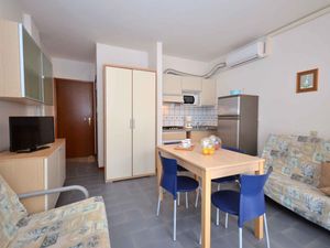 23772725-Ferienwohnung-3-Bibione-300x225-5