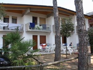 23772740-Ferienwohnung-8-Bibione-300x225-2