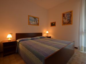 23772768-Ferienwohnung-6-Bibione-300x225-3