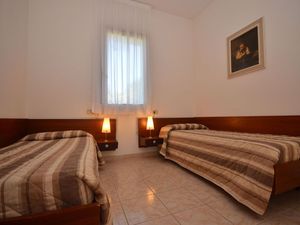 23772775-Ferienwohnung-6-Bibione-300x225-4