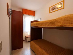 23772787-Ferienwohnung-6-Bibione-300x225-5