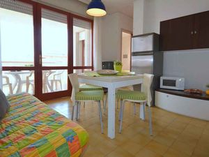 23772782-Ferienwohnung-8-Bibione-300x225-2