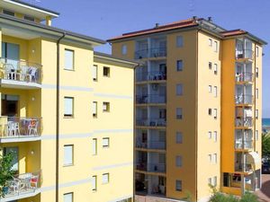 23772784-Ferienwohnung-6-Bibione-300x225-1