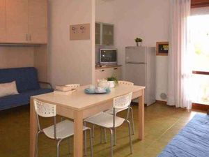 23772796-Ferienwohnung-3-Bibione-300x225-4