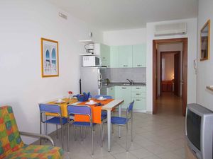 23772868-Ferienwohnung-5-Bibione-300x225-5