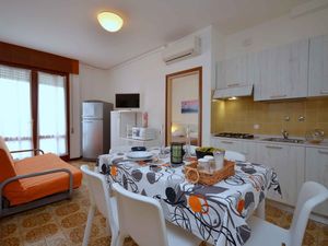 23772873-Ferienwohnung-4-Bibione-300x225-3