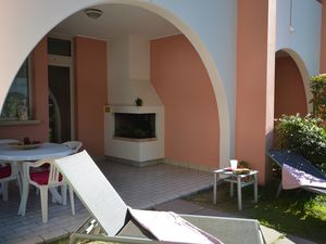 23774061-Ferienwohnung-8-Bibione-300x225-3