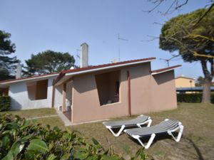 23774895-Ferienwohnung-7-Bibione-300x225-1