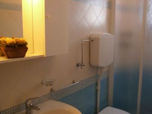 23775011-Ferienwohnung-6-Bibione-300x225-3