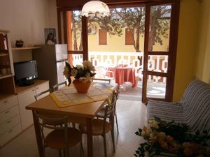 23775011-Ferienwohnung-6-Bibione-300x225-4