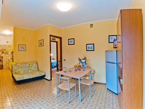 23775042-Ferienwohnung-6-Bibione-300x225-5