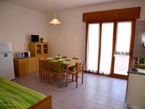 23775275-Ferienwohnung-6-Bibione-300x225-3