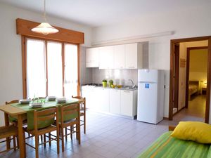 23775275-Ferienwohnung-6-Bibione-300x225-4