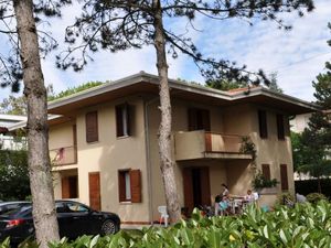 23775286-Ferienwohnung-6-Bibione-300x225-1