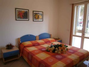 23776046-Ferienwohnung-8-Bibione-300x225-5