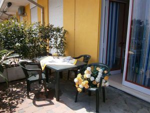 23776052-Ferienwohnung-6-Bibione-300x225-0