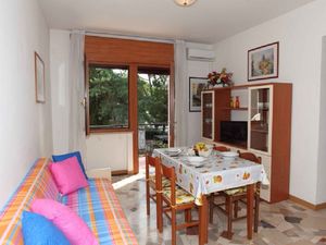 23776682-Ferienwohnung-6-Bibione-300x225-5