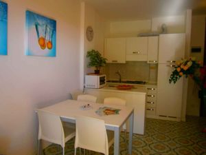 23777526-Ferienwohnung-6-Bibione-300x225-5