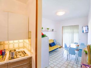 23777762-Ferienwohnung-5-Bibione-300x225-3