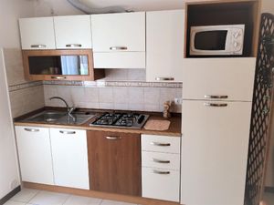 23548327-Ferienwohnung-4-Bibione-300x225-3