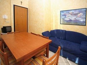 23381594-Ferienwohnung-6-Bibione-300x225-5