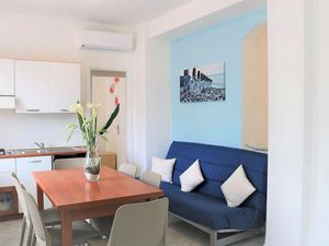 22953865-Ferienwohnung-7-Bibione-300x225-0