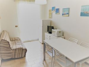 23548180-Ferienwohnung-5-Bibione-300x225-1