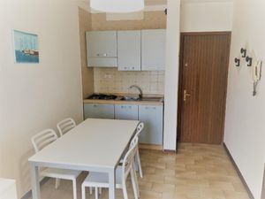 23548180-Ferienwohnung-5-Bibione-300x225-2