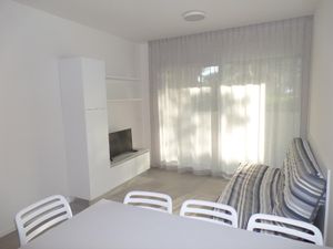 23549229-Ferienwohnung-5-Bibione-300x225-4