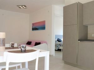 23017191-Ferienwohnung-6-Bibione-300x225-4