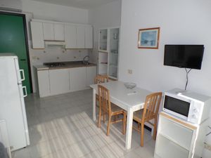 23549050-Ferienwohnung-7-Bibione-300x225-5