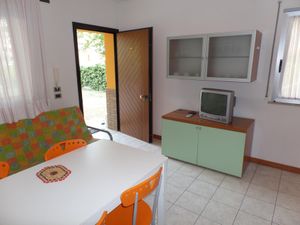 23548326-Ferienwohnung-6-Bibione-300x225-3